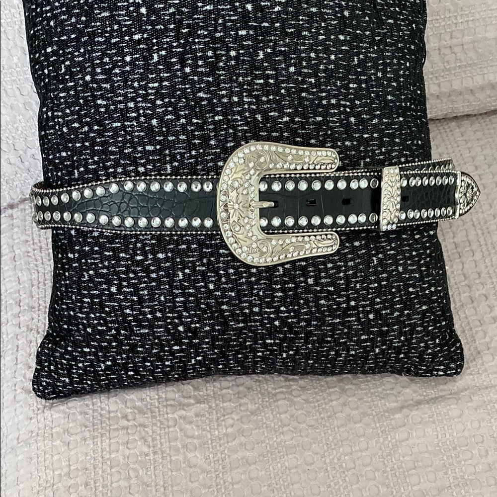 Women’s Black leather Studded Belt with Silver Buckle- Medium